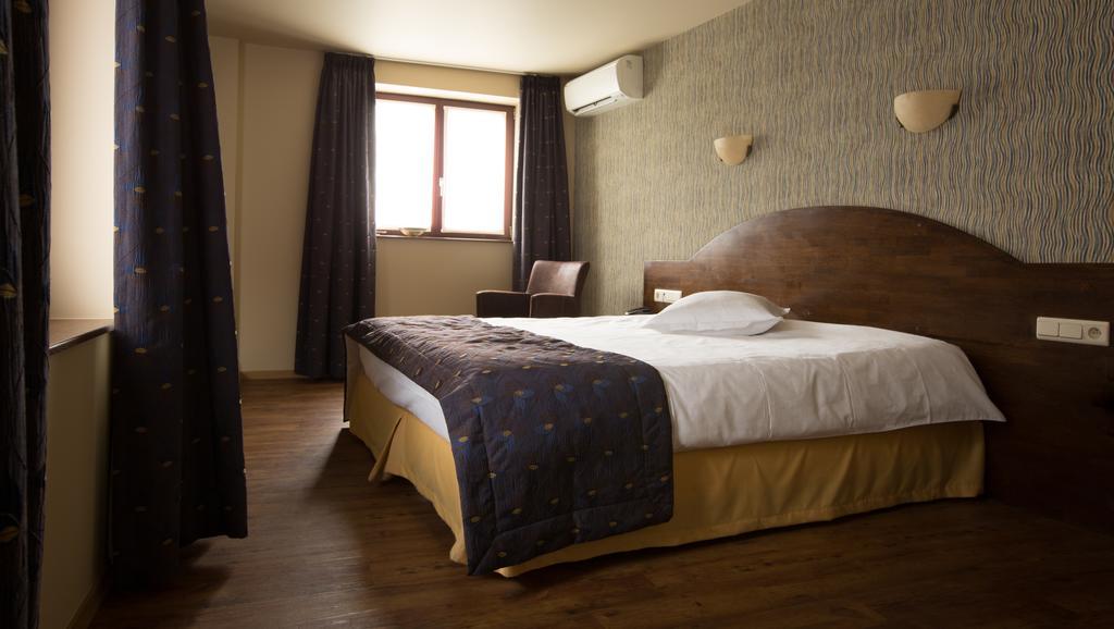 Hotel Van Reeth'S Koffiebranderij Puurs Ruang foto